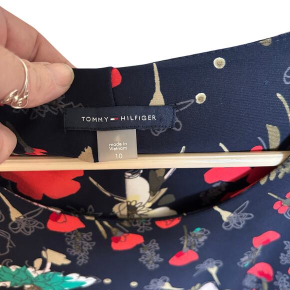 Tommy Hilfiger Floral Print Ruffled Hem Shift Dress Women's size 10 NWT - Picture 2 of 6